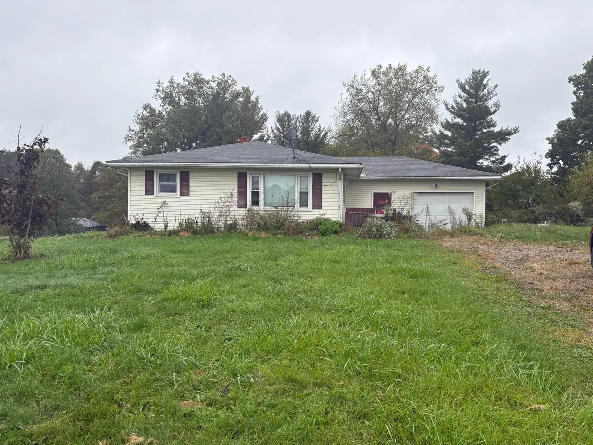 5796 Township Road, Fredericktown, OH 43019 - #1