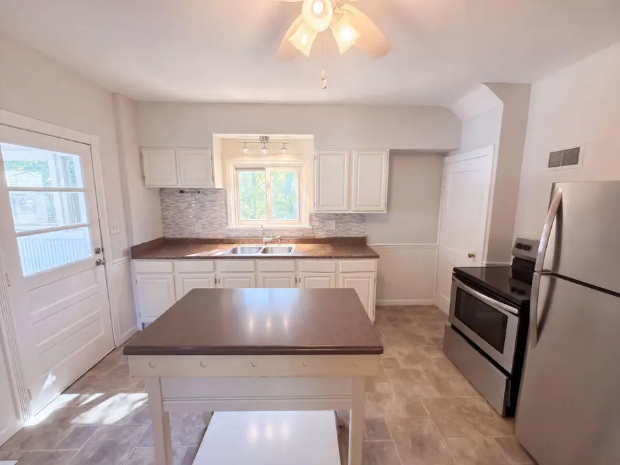160 Elm Street, London, OH 43140 - #3