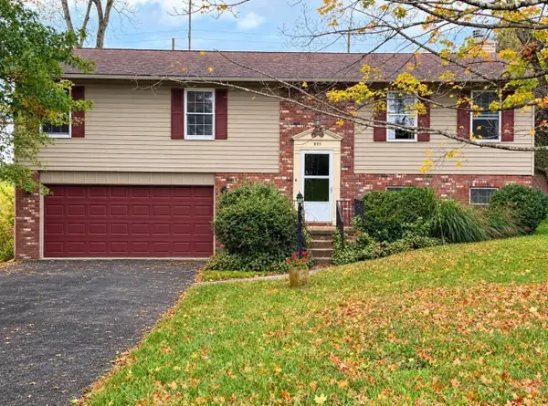 895 Forest Hills Road, Heath, OH 43056