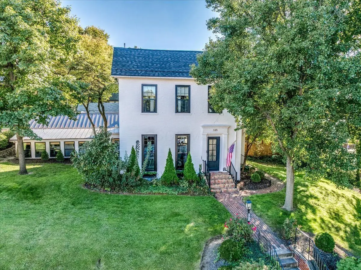 145 W Mound Street, Circleville, OH 43113 - #1