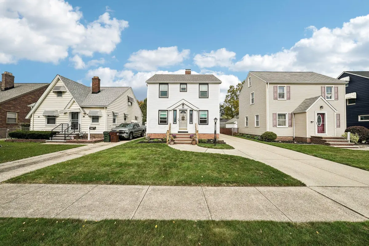 2902 Lincoln Avenue, Parma, OH 44134 - #1