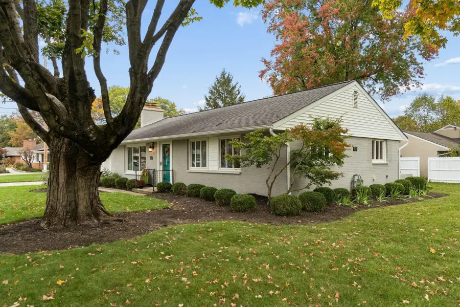 602 E Cooke Road, Columbus, OH 43214 - #3