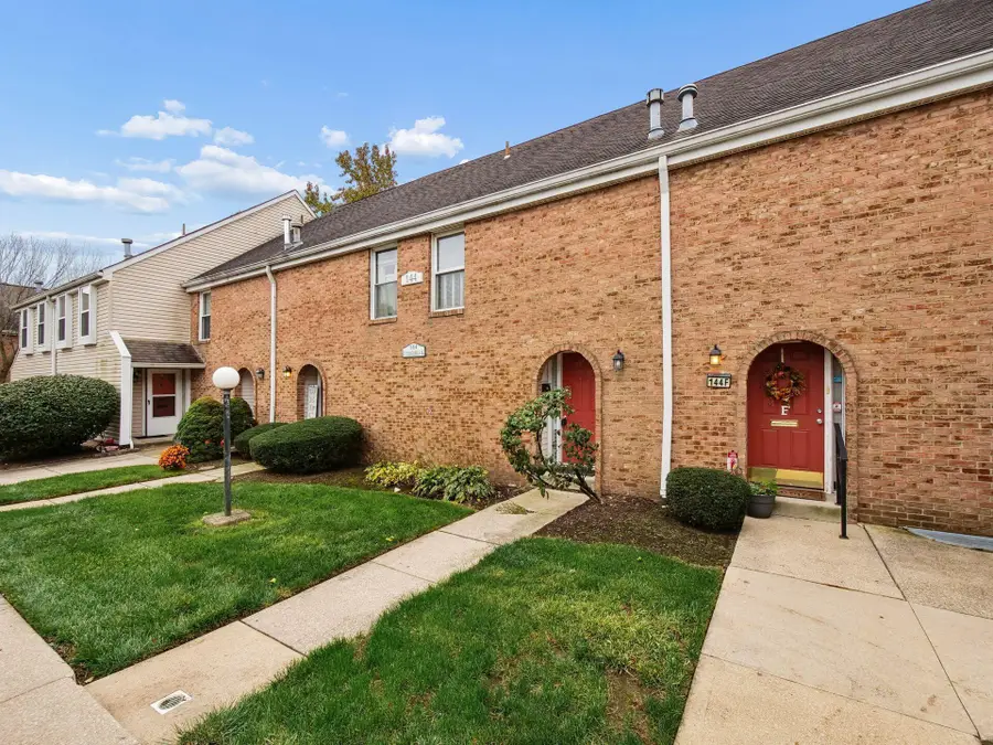 144 W Ticonderoga Drive, Westerville, OH 43081 - #3