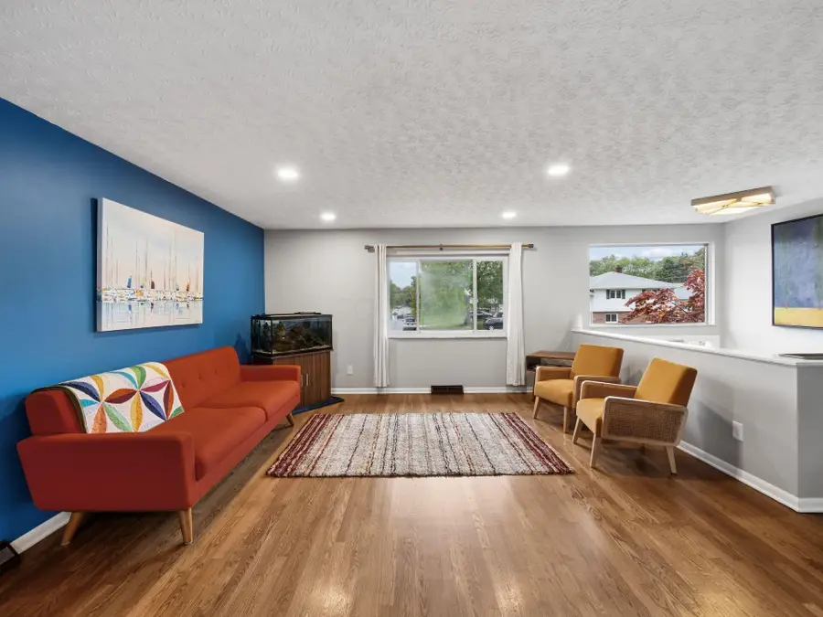 958 Thomas Lane, Columbus, OH 43220 - #3