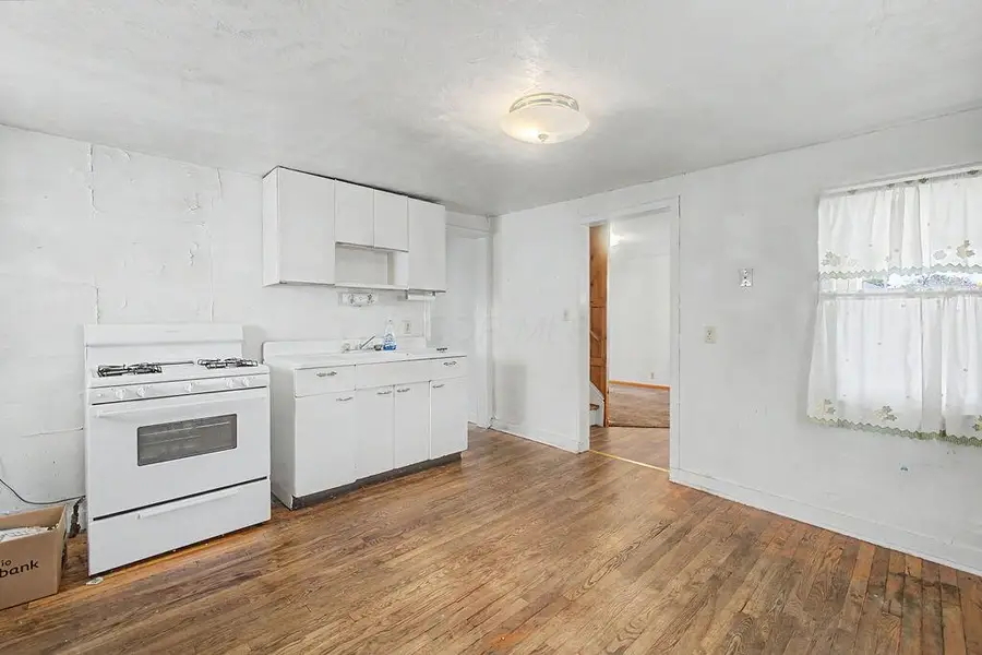 402 S Harrison Street, Mount Vernon, OH 43050 - #3