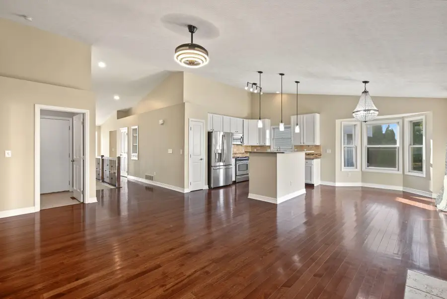 8833 Meadow Grass Lane, Lewis Center, OH 43035 - #3