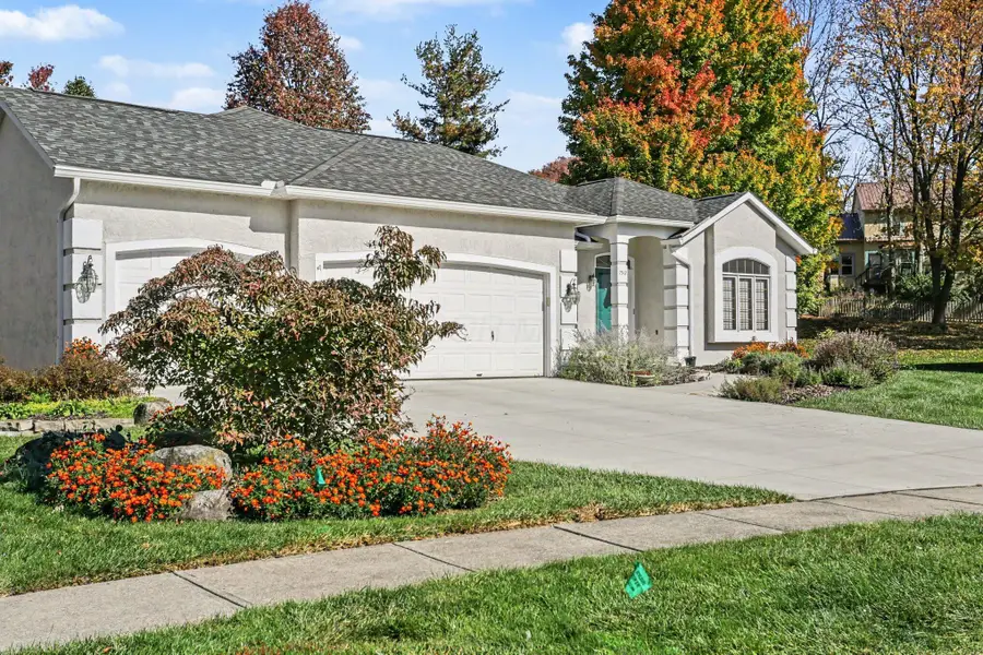 7512 Lismore Drive, Reynoldsburg, OH 43068 - #3