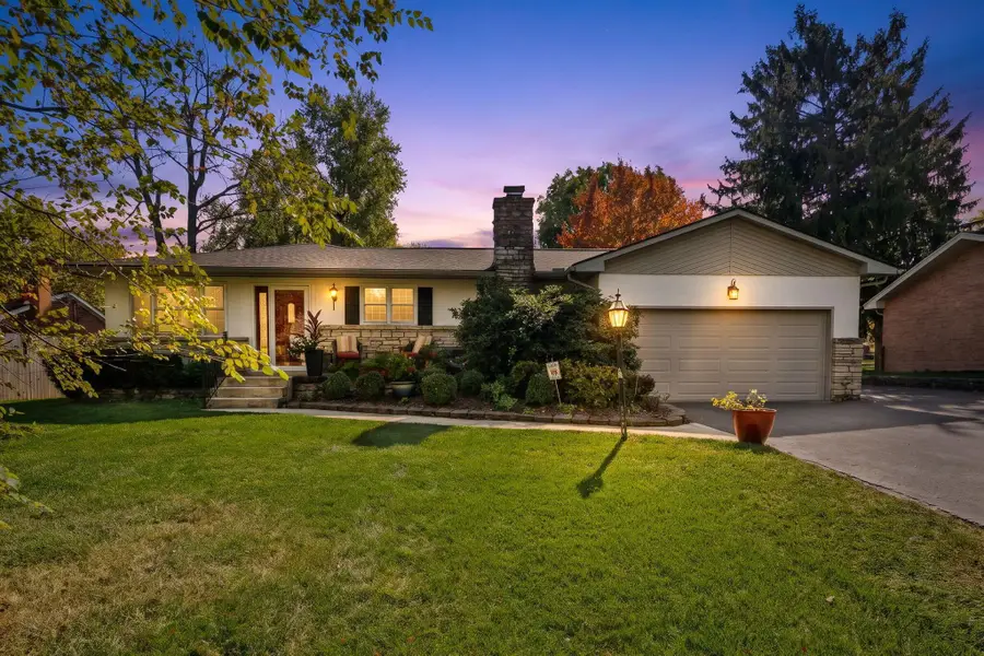 3729 Darbyshire Drive, Hilliard, OH 43026 - #2