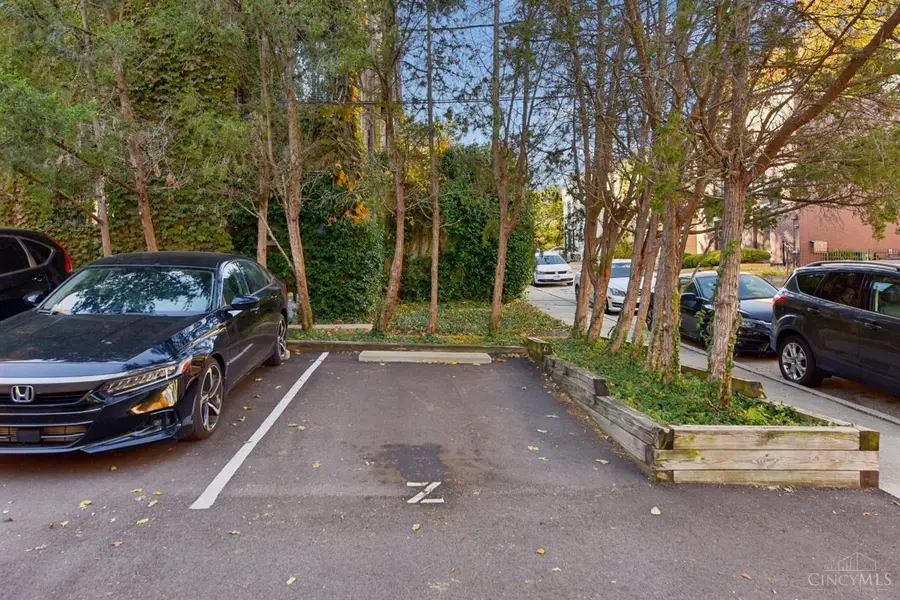 987 Paradrome Street #B, Cincinnati, OH 45202 - Image #3