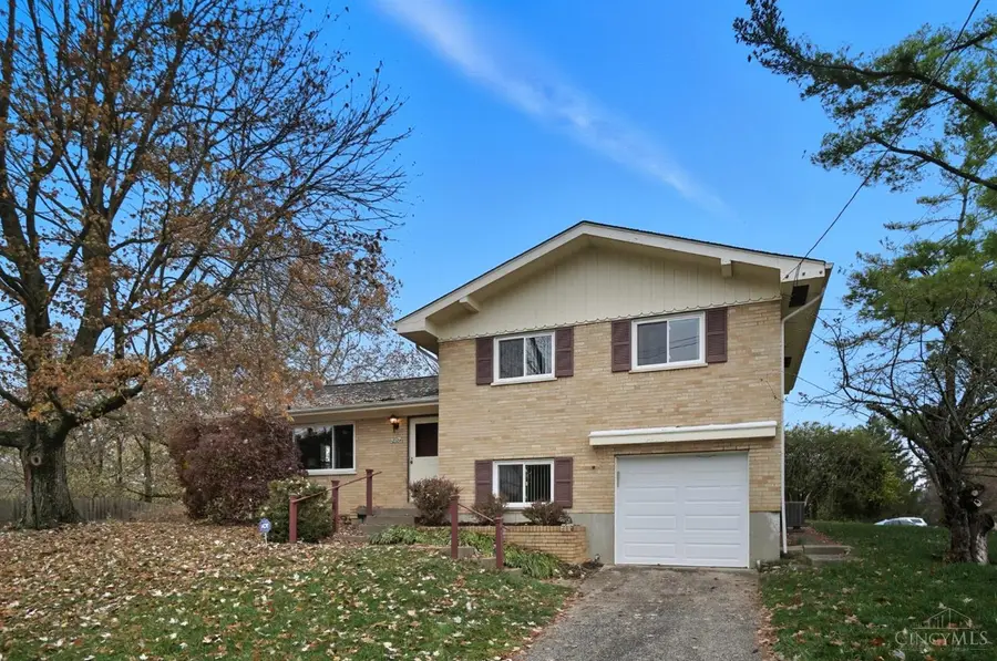 8584 Mockingbird Lane, Cincinnati, OH 45231 - Image #2