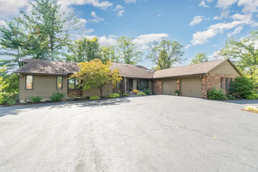 738 Wards Corner Road, Miami Township, OH 45140 - Image #2