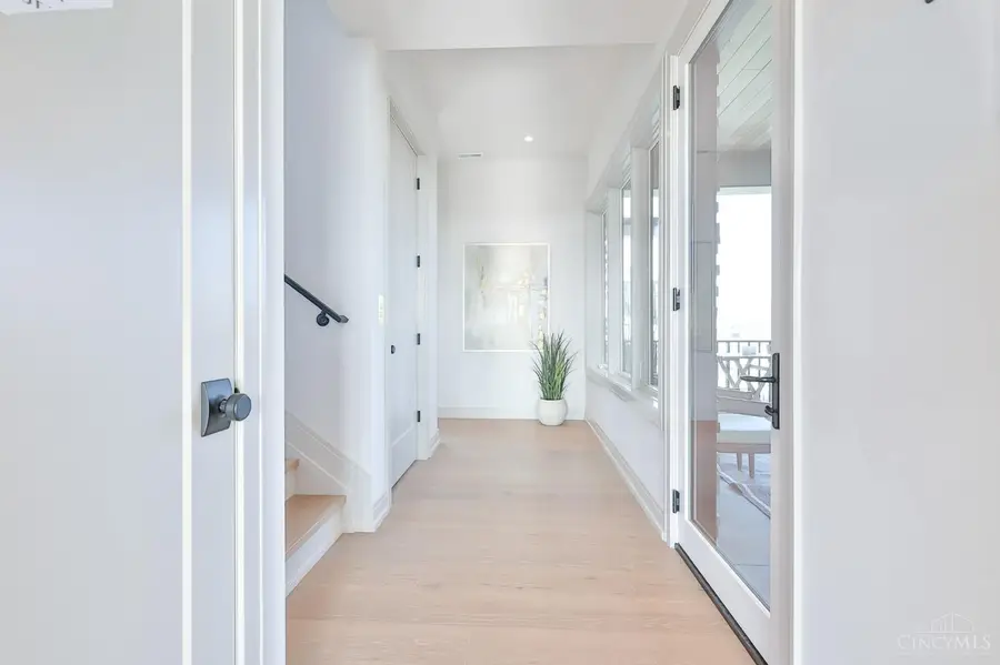 2930 Three Oaks Lane, Cincinnati, OH 45209 - Image #2