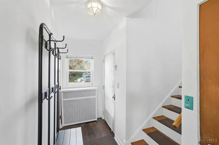 61 Flanders Lane, Greenhills, OH 45218 - Image #3