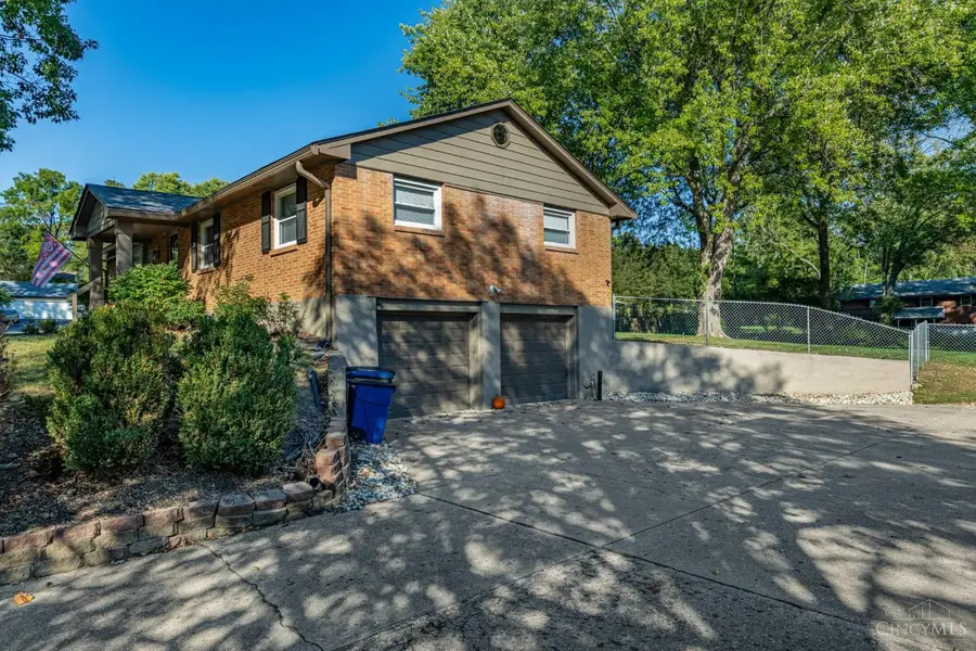 6000 Cobbleskill Court, Centerville, OH 45459 - Image #2