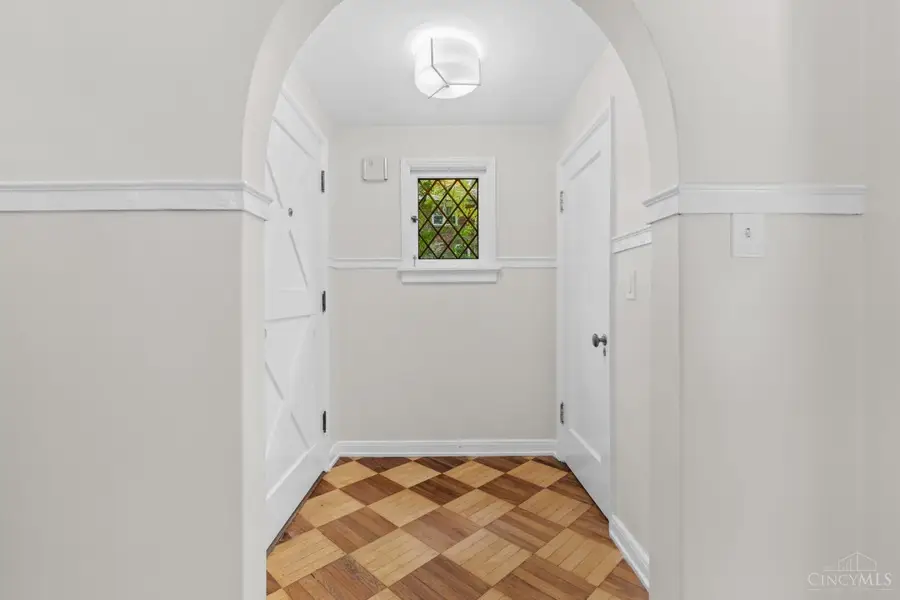 3613 Victoria Lane, Cincinnati, OH 45208 - Image #2