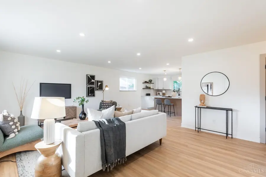 954 Hollytree Drive, Finneytown, OH 45240 - Image #3