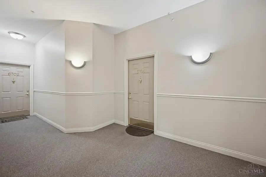 6704 Kelseys Oak Court, Green Township, OH 45248 - Image #3