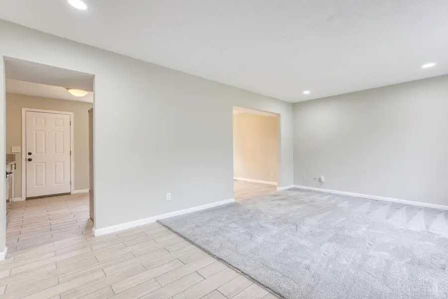 833 W Galbraith Road, Finneytown, OH 45231 - Image #2