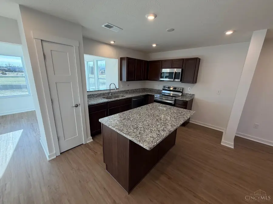 6565 Hillside Dr, Perry, OH 45122 - #3