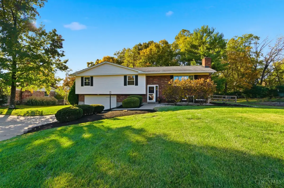 10519 Wyscarver Road, Evendale, OH 45241 - Image #1