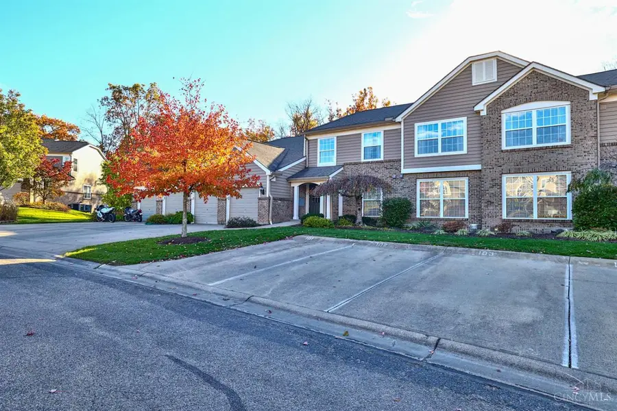 5884 Stonebridge Circle #302, Mulberry, OH 45150 - Image #2