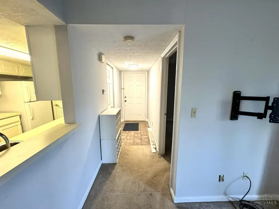 10555 Montgomery Road #5, Montgomery, OH 45242 - Image #2