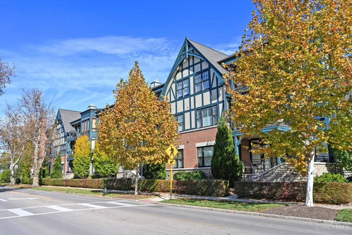 6901 Murray Avenue #201, Mariemont, OH 45227 - Image #1