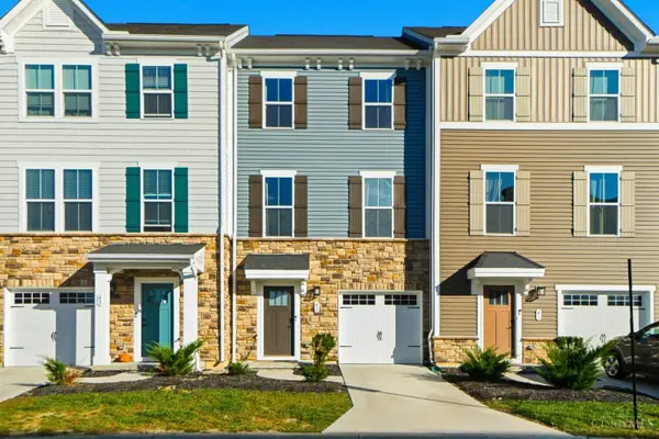 42 Wentworth Lane, Deer Park, OH 45236