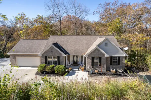 1698 Brookridge Circle, Hidden Valley, IN 47025