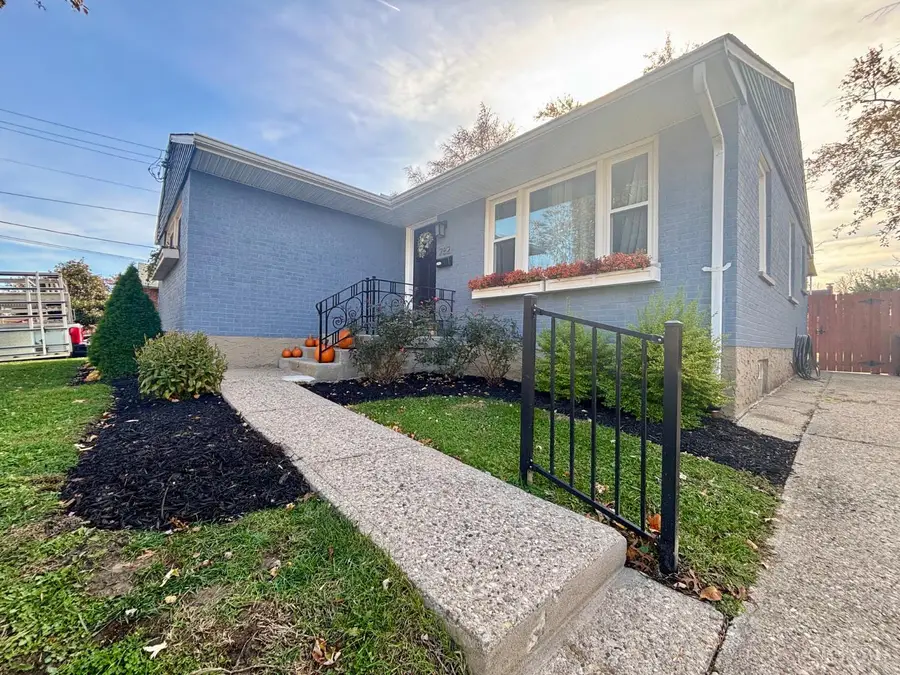 7821 Greenbriar Lane, Madeira, OH 45243 - Image #2