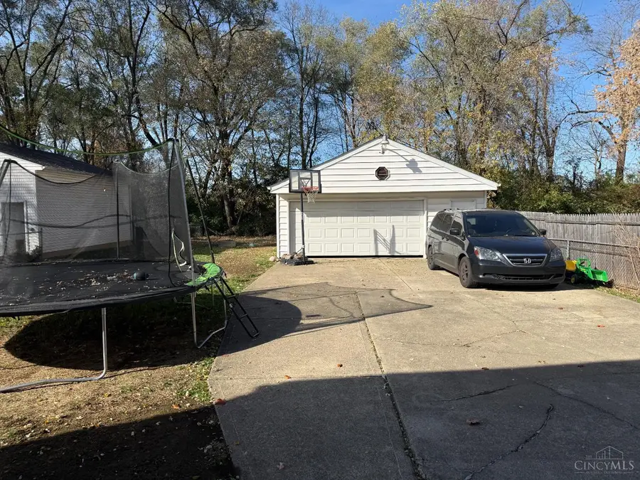 4235 Vannest Ave, Middletown, OH 45042 - Image #3
