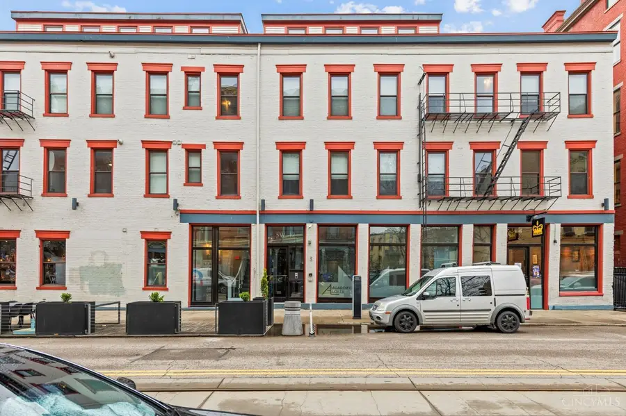 5 W Twelfth Street #3, Cincinnati, OH 45202 - Image #2