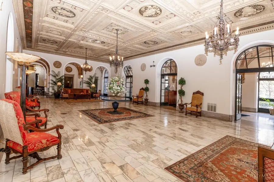 3900 Rose Hill Avenue #905, Cincinnati, OH 45229 - Image #3