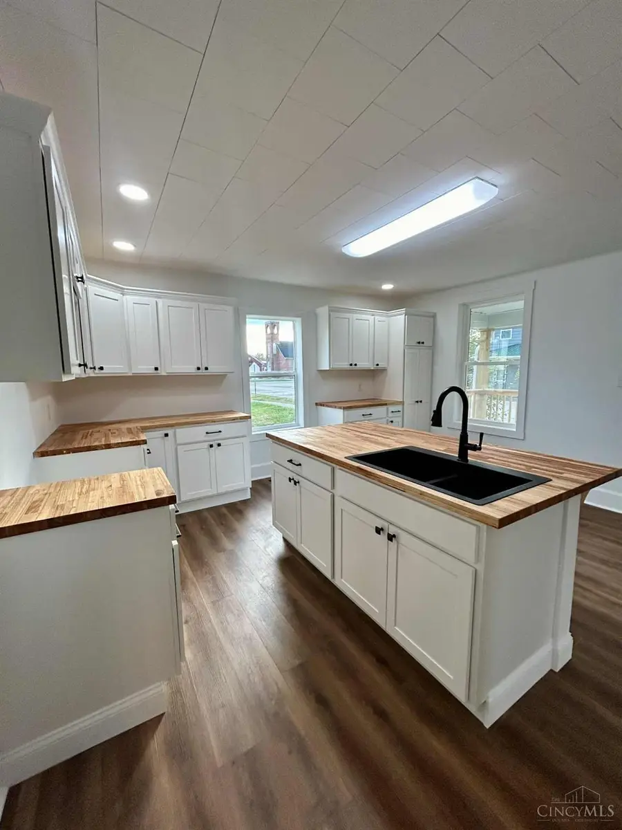 25 S Taylorsville Road, Hillsboro, OH 45133 - Image #3