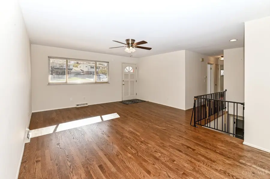 8543 Foxcroft Drive, Finneytown, OH 45231 - Image #2