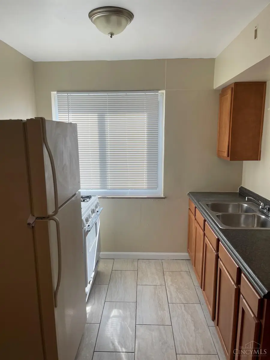 6211 Kennedy Avenue, Cincinnati, OH 45213 - Image #2