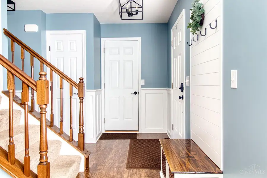 8965 Bluejay View Drive, Blue Jay, OH 45002 - Image #2