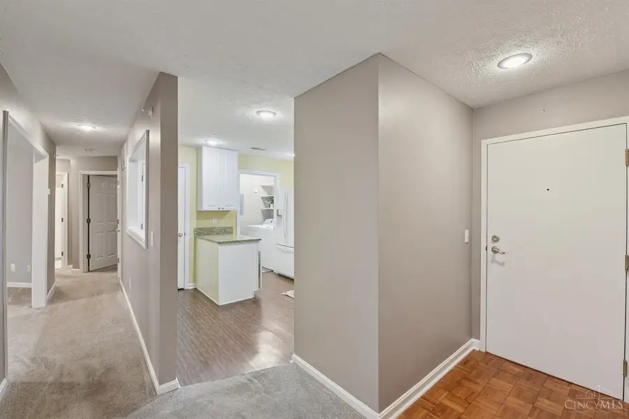4341 Regency Ridge Ct #201, Cincinnati, OH 45248 - Image #2