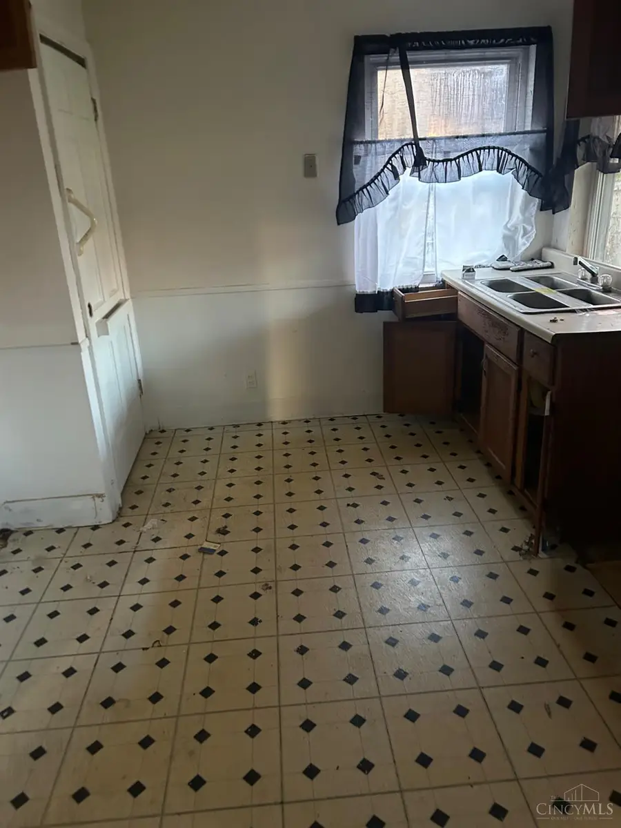 3942 Standish Avenue, Cincinnati, OH 45213 - Image #3