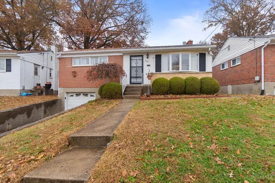 1052 Vacationland Drive, Finneytown, OH 45231 - Image #3