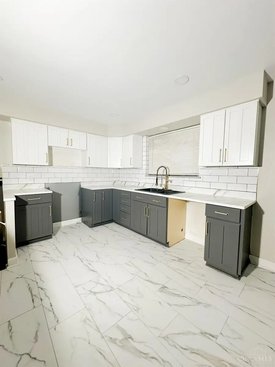 6538 S Oak Knoll Drive, Cincinnati, OH 45224 - Image #3