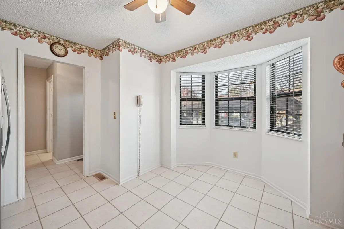 10667 Montgomery Road #8, Montgomery, OH 45242 - #1