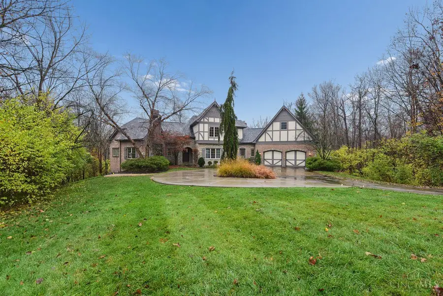 335 Ashley Lane, Wyoming, OH 45215 - Image #2