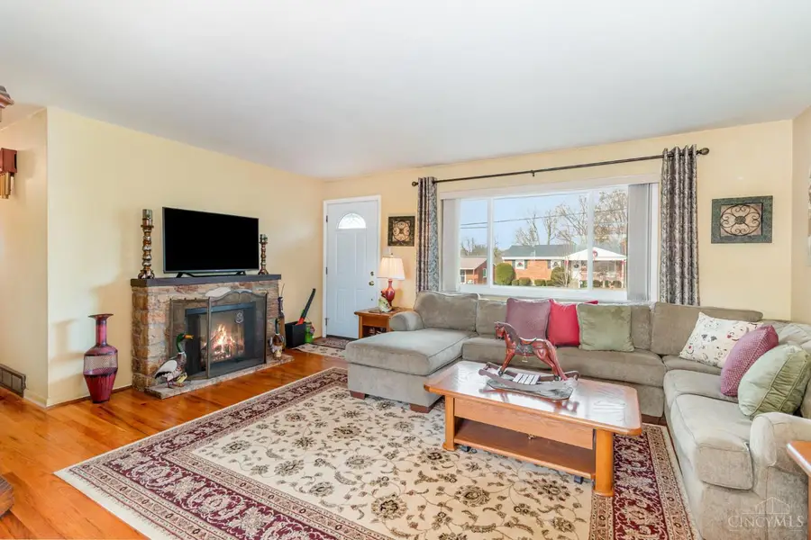 833 Serben Drive, Delhi, OH 45233 - Image #2