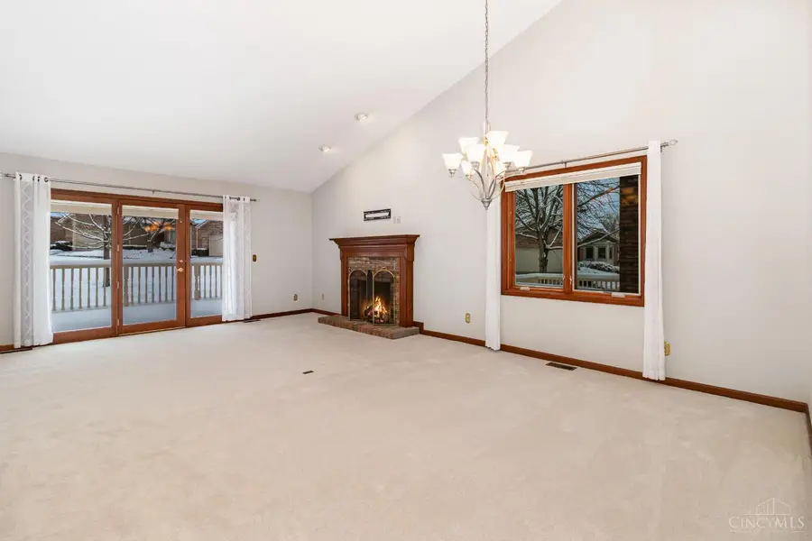 5809 Harborpoint Drive, Green Township, OH 45248 - Image #3