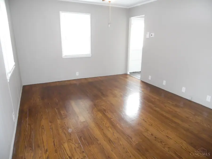 6427 Mayflower Avenue, Cincinnati, OH 45237 - Image #2