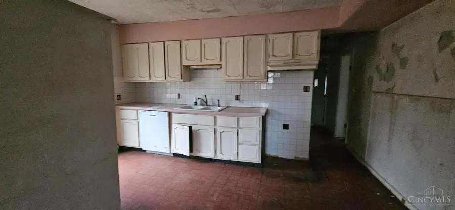 2710 Carroll Avenue, Cincinnati, OH 45248 - Image #2