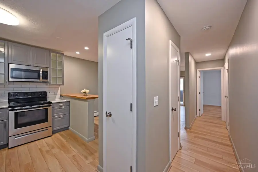 4901 Chalet Drive #11, Saint Bernard, OH 45217 - Image #3