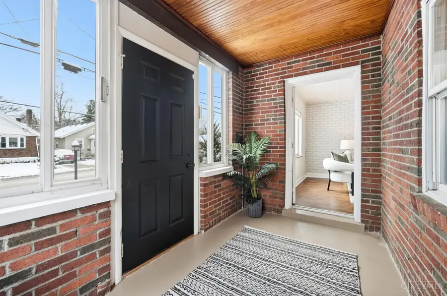 7018 Bramble Avenue, Columbia Township, OH 45227 - Image #3