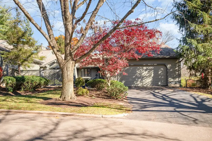 22 Woodcreek Drive, Blue Ash, OH 45241 - Image #2